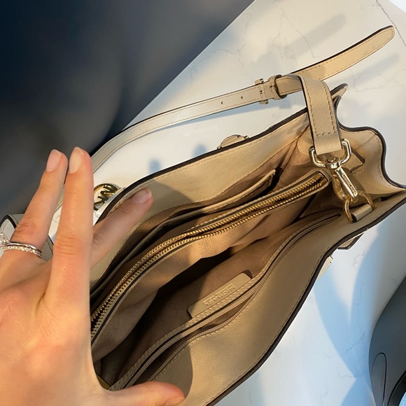 Micheal Kors handbag - Picture 4 of 4